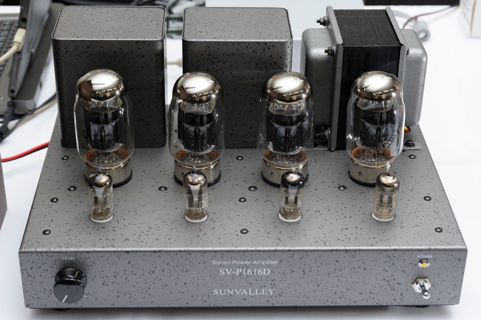 デモ機器(KR Audio Electronics KT88搭載プッシュプル アンプ)